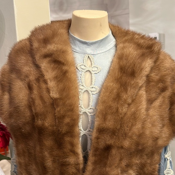 Vintage mink fur stole/cape - Picture 3 of 17